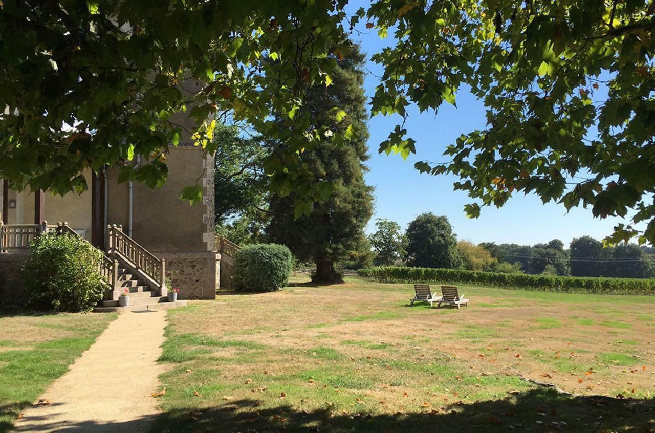 Chateau Breduriere Moutiers-sur-le-Lay Extérieur photo