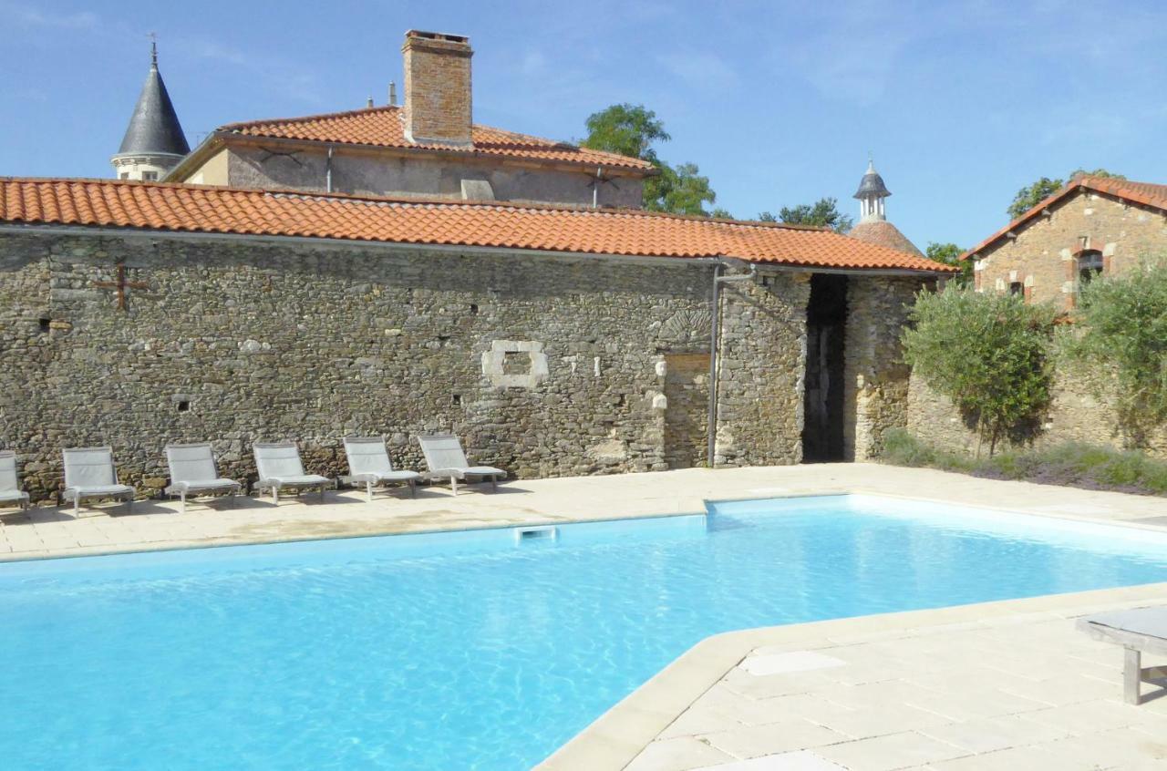 Chateau Breduriere Moutiers-sur-le-Lay Extérieur photo