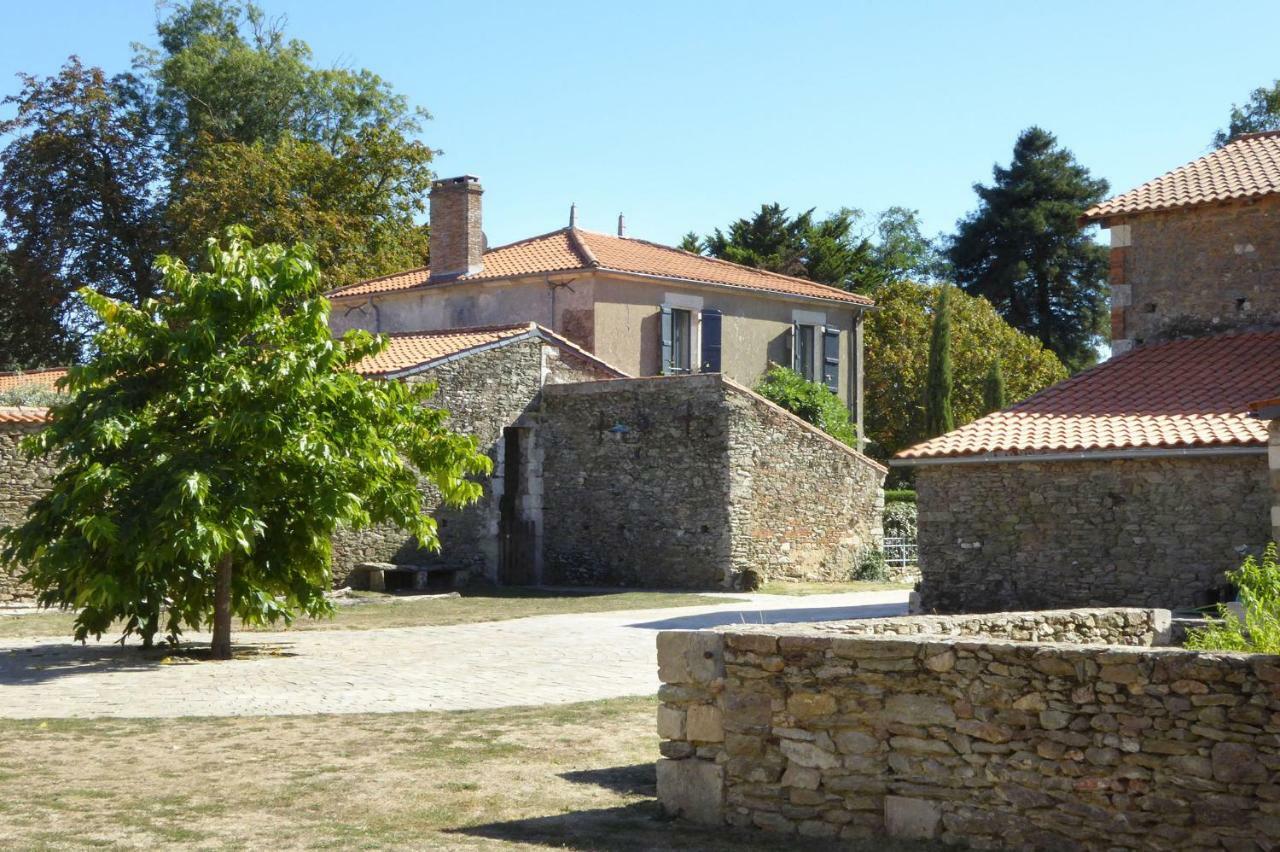Chateau Breduriere Moutiers-sur-le-Lay Extérieur photo